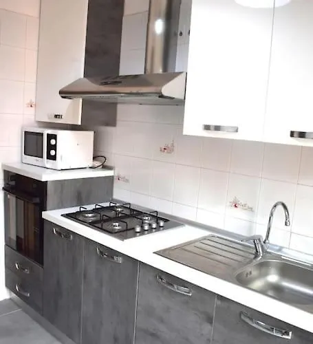 Como Lake Appartment דירה *