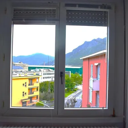 Como Lake Appartment דירה *