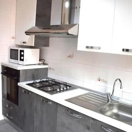 Como Lake Appartment شقة *